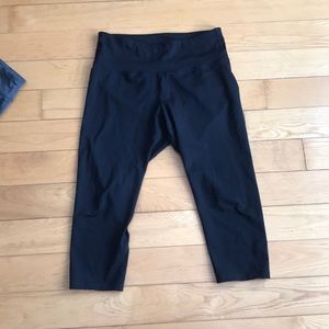 Old Navy High Waisted Black Work Out Crops